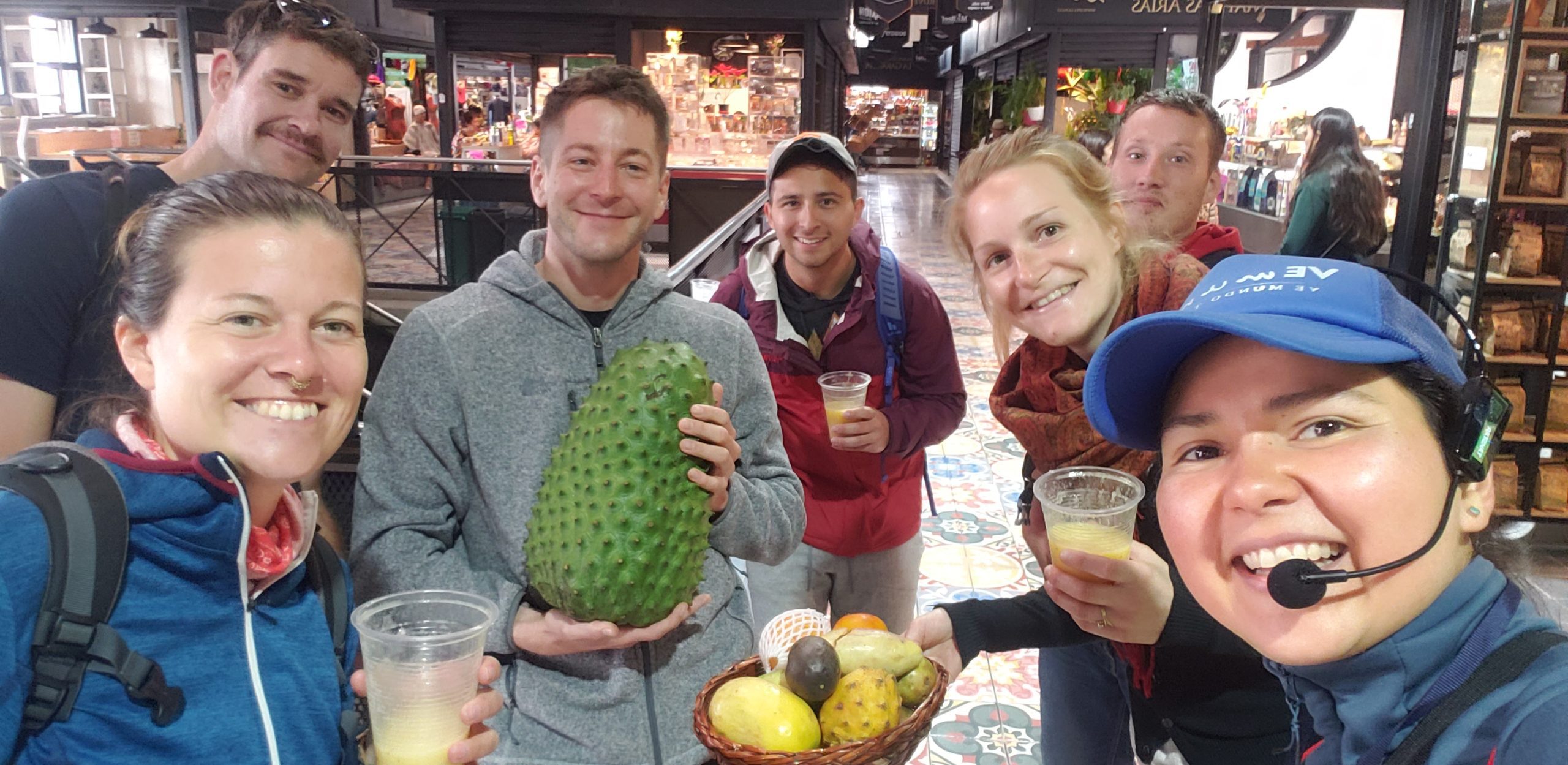 Tour dei frutti colombiani a Bogotá (La Candelaria) - VE Mundo - Tours Bogota