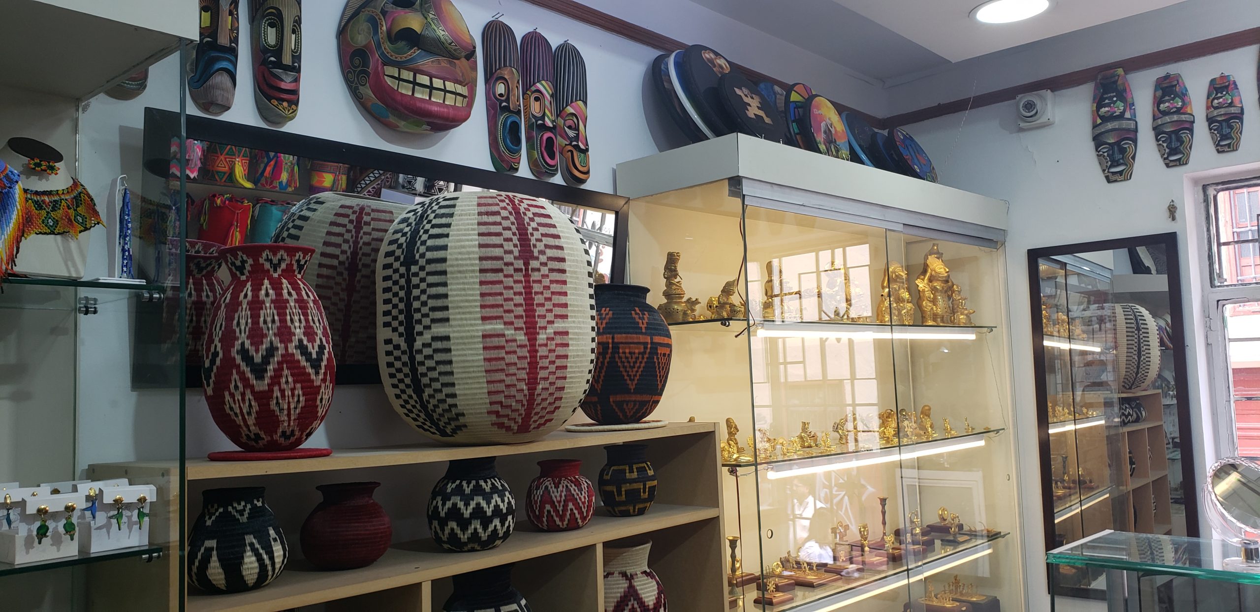 Shoppingtour: handwerk, smaragden, koffie en souvenirs om nooit te vergeten Colombia Shoppingtour: handwerk, smaragden, koffie en souvenirs om nooit te vergeten Colombia - VE Mundo - Tours Bogota